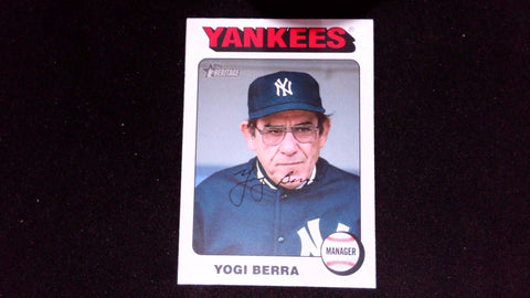 2024 Topps Heritage #123 Yogi Berra White Border