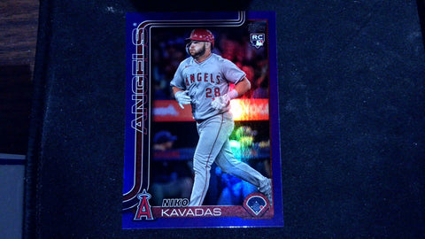 2025 Topps #278 Niko Kavadas Purple Rainbow Foil #/250