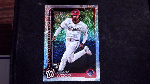 2025 Topps #181 James Wood Silver Crackle Foilboard