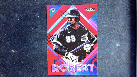 2020 Topps Fire #155 Luis Robert Flame