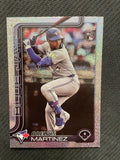 2025 Topps #18 Orelvis Martinez Sandglitter