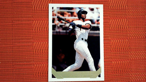 1993 Topps #30 Fred McGriff Gold Baseball Default Title